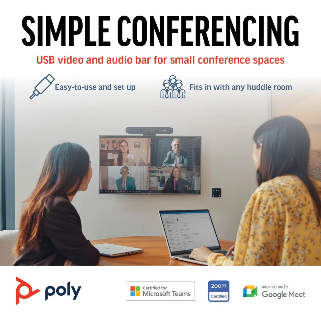 Escena de sala de reuniones con Poly Studio R30 USB video bar instalada sobre la pantalla para videoconferencias sencillas en espacios pequeños, con compatibilidad destacada para Microsoft Teams, Zoom y Google Meet.